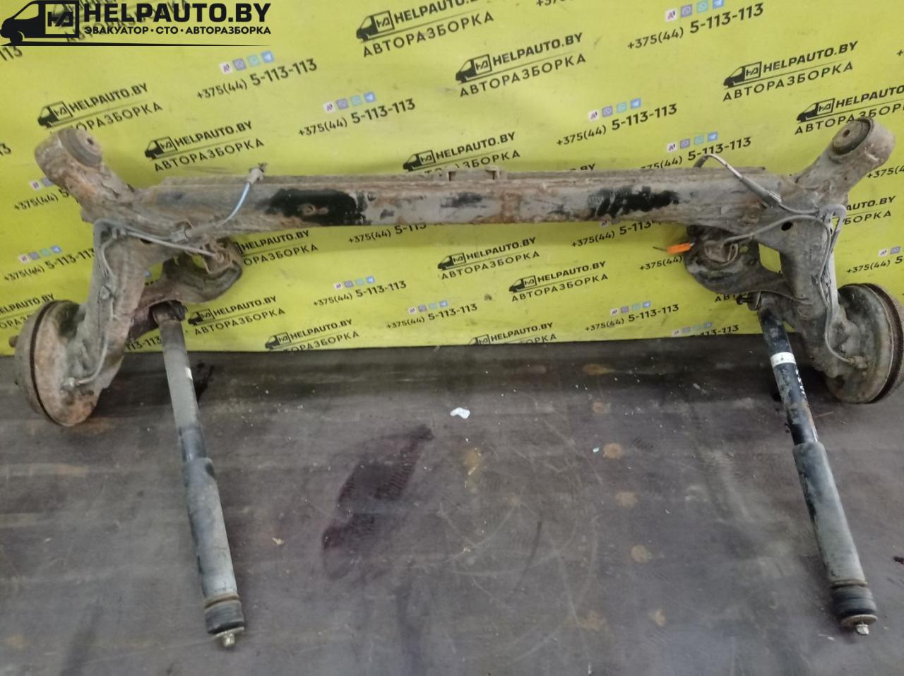 балка подвески задняя Honda Jazz 1 поколение 2002, 1.3 л., L13B, бензин, МКПП, голубой, хетчбэк 5 дв., передний привод - фото №1