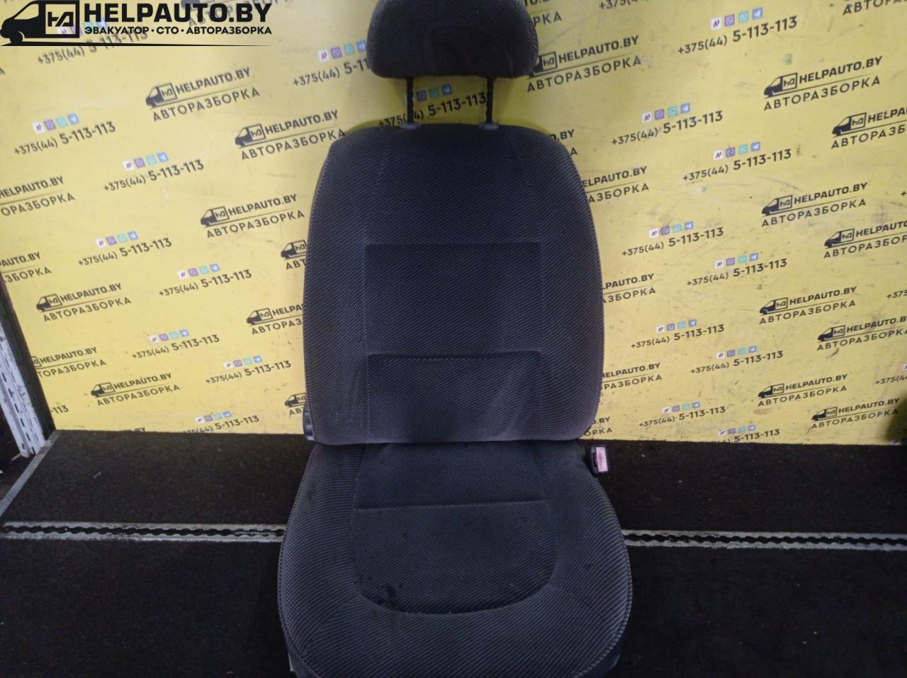 сиденье переднее Peugeot 406 1 поколение 1997, 1.9 л., дизель, МКПП, серебро, седан, передний привод - фото №1