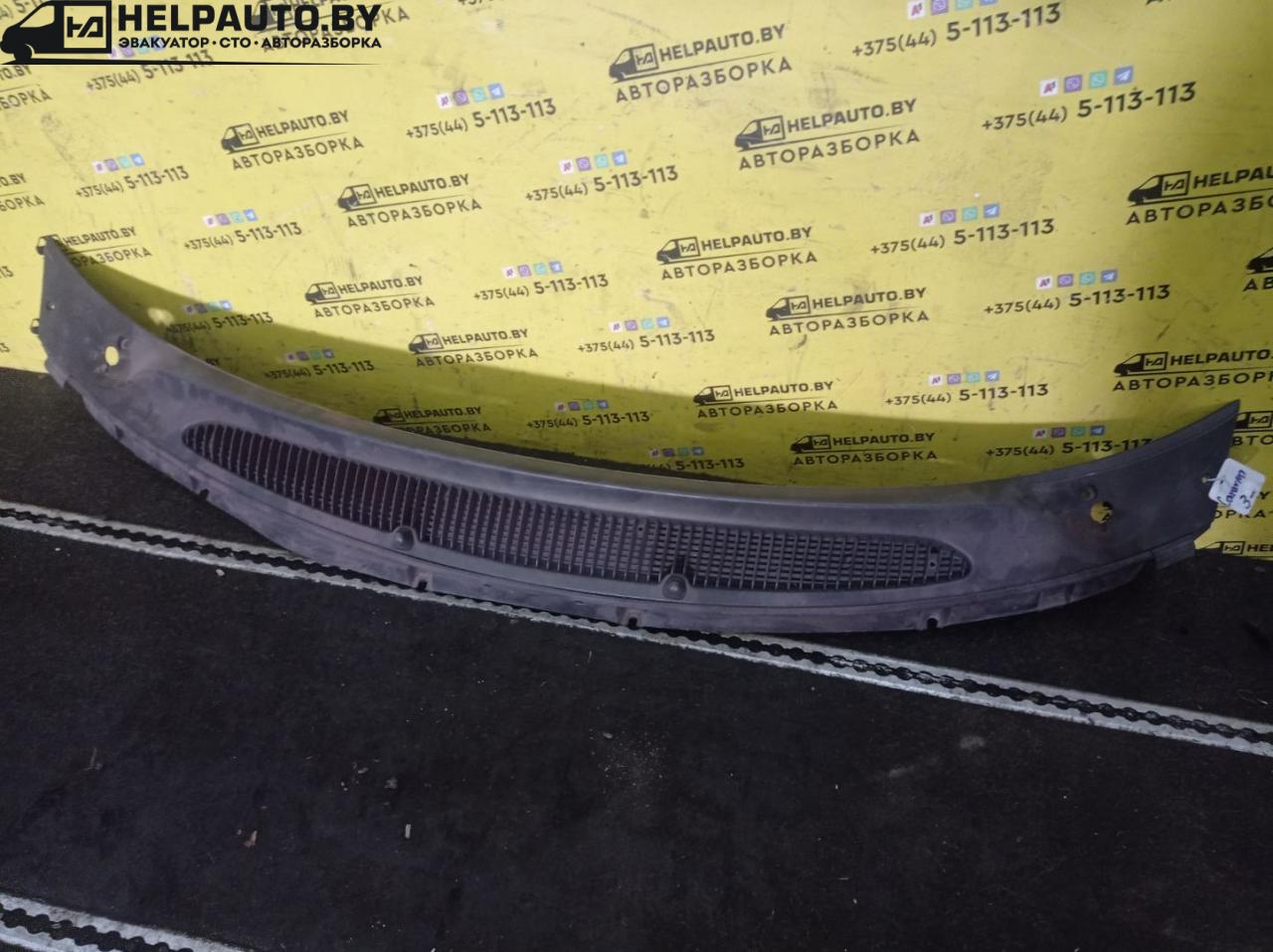 дождевик Chrysler Voyager 3 поколение 1997, 2.4 л., EDZ, бензин, АКПП, зеленый, минивэн, передний привод - фото №1