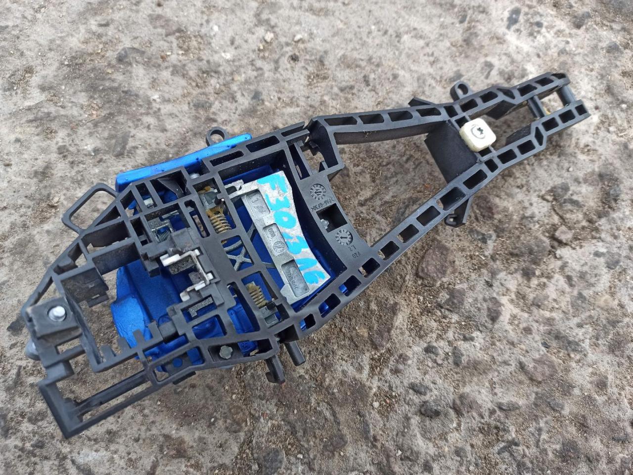 скелет ручки двери задней левой BMW 3 серия F30/F31/F34 F30 2012, 3.5 л., бензин, АКПП, седан, задний привод, 7332267 - фото №1