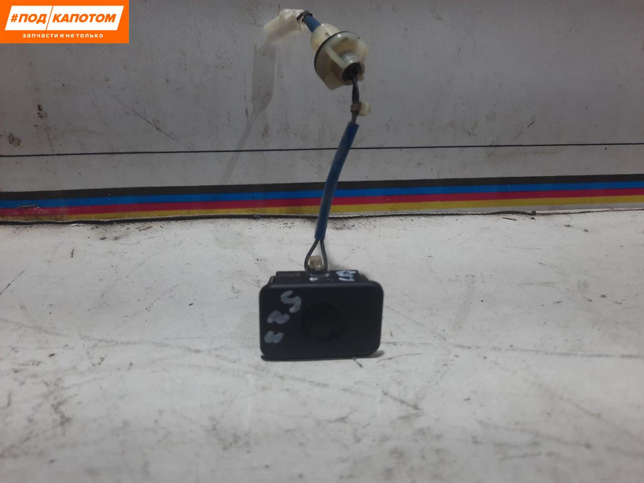 кнопка открытия багажника Mazda 6 GJ GL 2012, 2.2 л., SH-VPTR, дизель, АКПП, 42m, универсал, передний привод, 6S2A67680, GHK1568D0 - фото №1