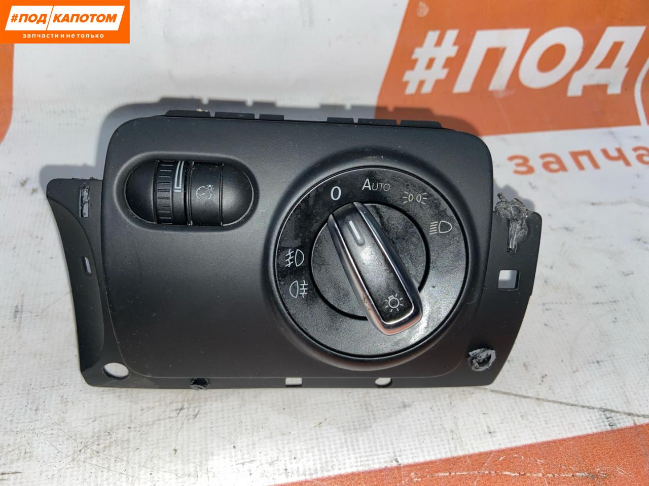 блок управления светом Volkswagen Golf 6 поколение 2011, 1.4 л., CAVD, бензин, робот, 2t/c9x, универсал, передний привод, 1K3971051 - фото №1