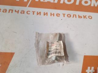 болт Mitsubishi Outlander 1 поколение 2009, MU000390