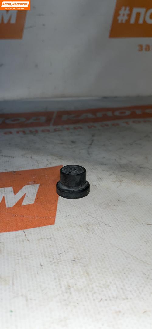 ФИКСАТОР ДЕКОРАТИВНОЙ КРЫШКИ Ford Focus 2 поколение (2004 - 2008), 24453627 - фото №1