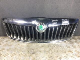 решетка радиатора Skoda Octavia 2 поколение (A5) [рестайлинг] 2009, 1.9 л., BXE, дизель, 5МКПП, reflex silver / la7w, лифтбэк, передний привод, правый руль, 1Z0853651C