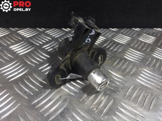 кнопка открытия багажника Opel Astra G 2001, 2.2 л., бензин, МКПП, универсал, 90520409