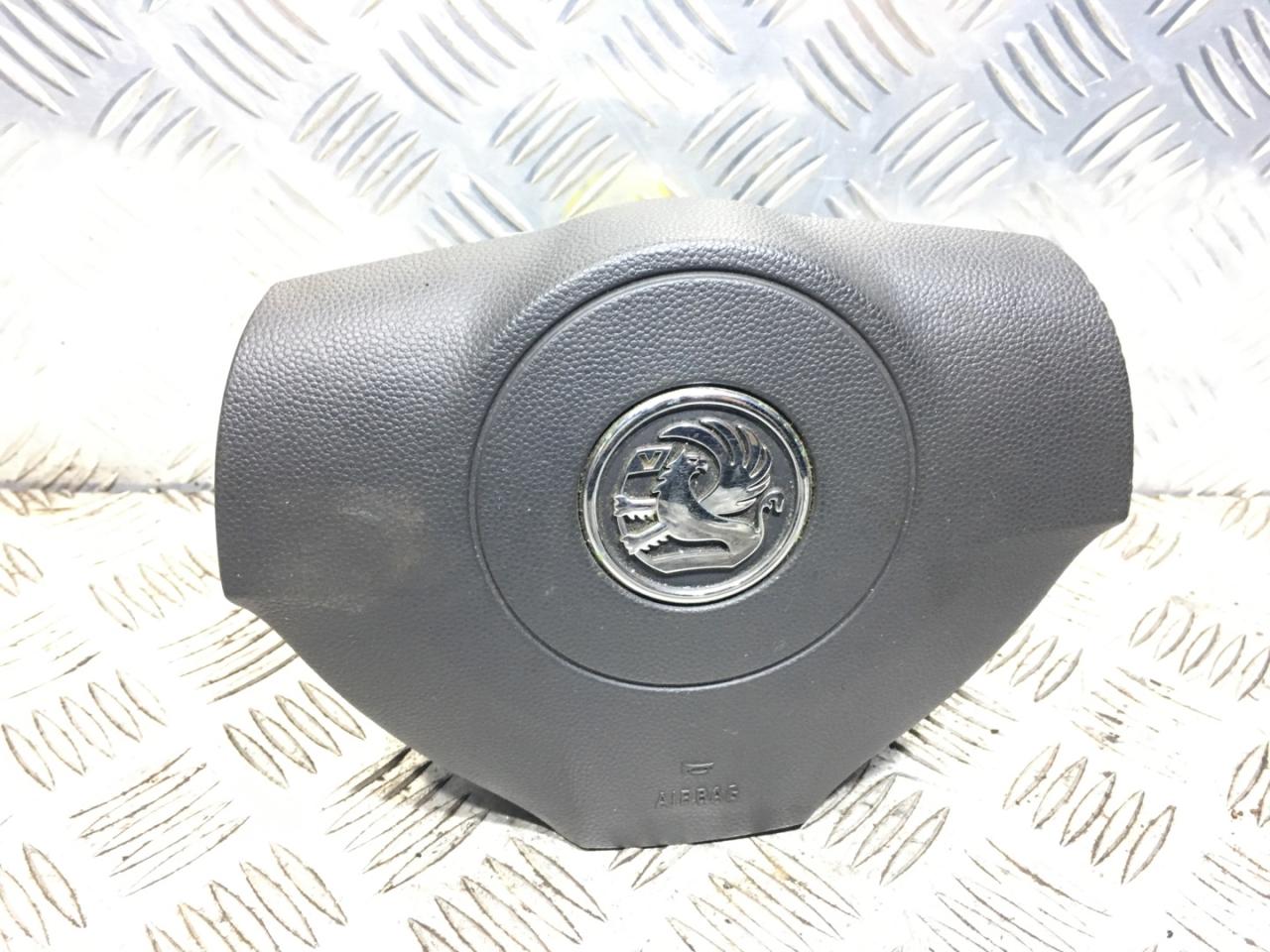 подушка безопасности водителя Opel Astra H 2005, 1.6 л., Z 16 XEP, бензин, 5МКПП, moonland / 3ku, хетчбэк 5 дв., передний привод, правый руль, 13111345 - фото №1
